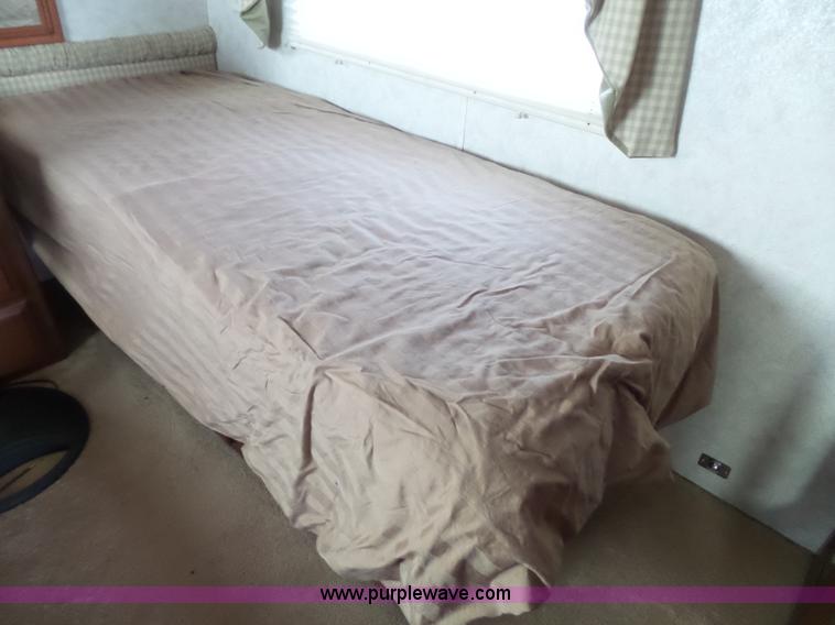 image for item J4200 1997 Ford Mountain Aire RV