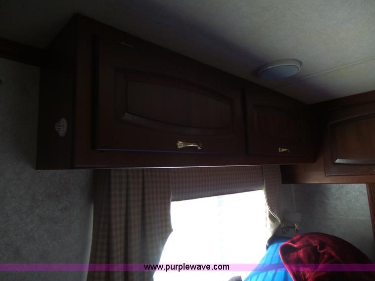 image for item J4200 1997 Ford Mountain Aire RV