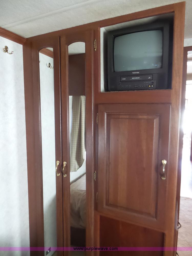 image for item J4200 1997 Ford Mountain Aire RV