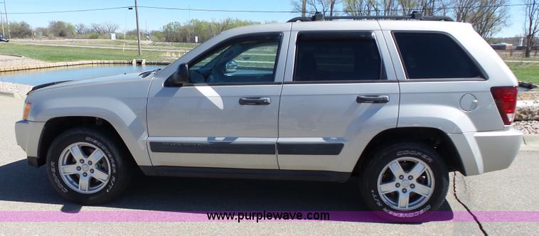 image for item J4202 2006 Jeep Grand Cherokee SUV