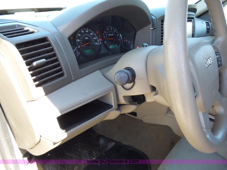 image for item J4202 2006 Jeep Grand Cherokee SUV