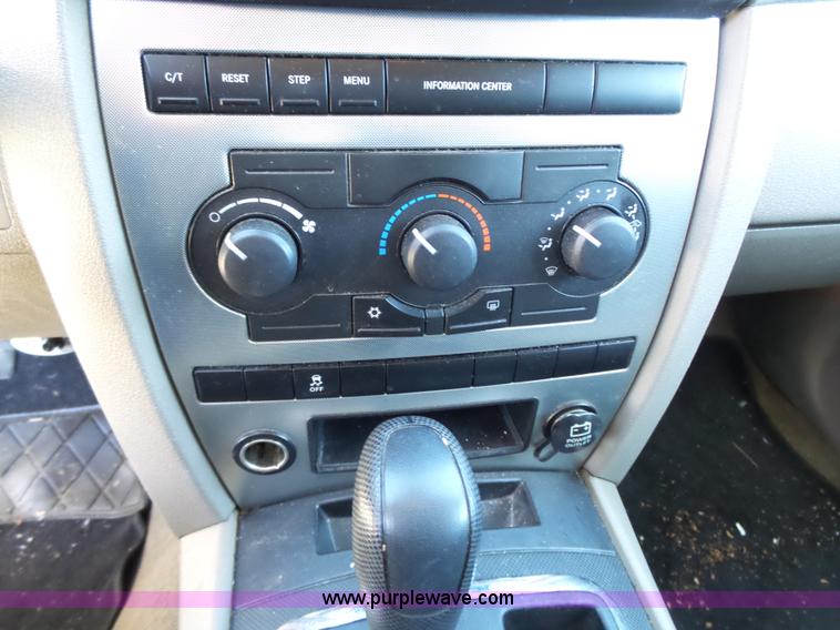 image for item J4202 2006 Jeep Grand Cherokee SUV