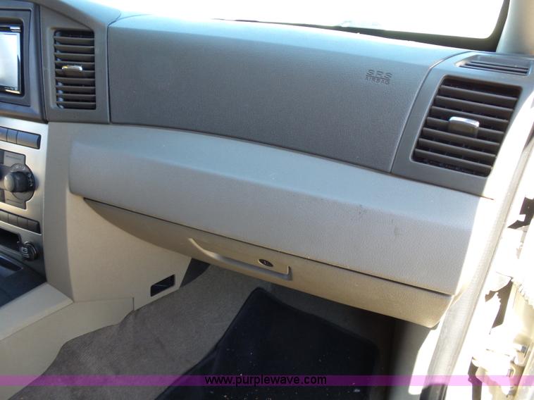 image for item J4202 2006 Jeep Grand Cherokee SUV