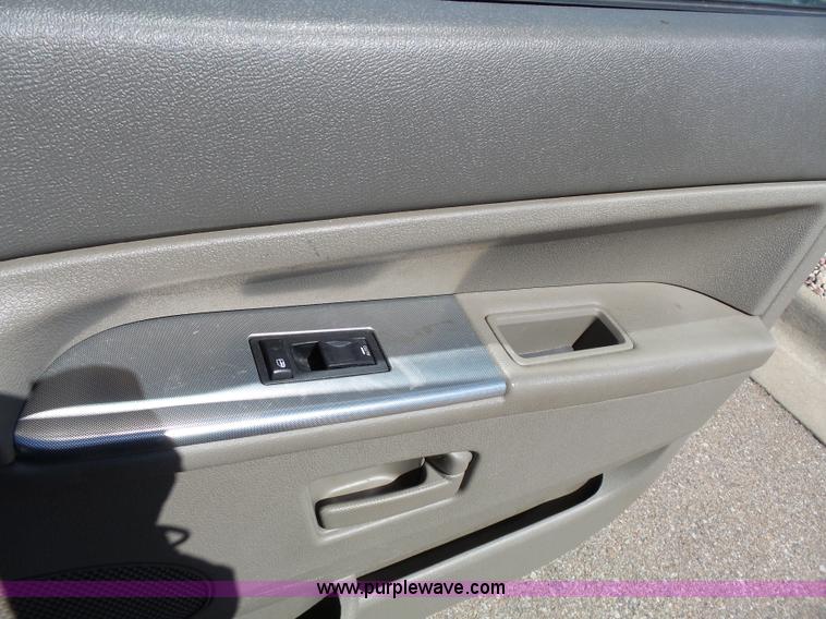 image for item J4202 2006 Jeep Grand Cherokee SUV