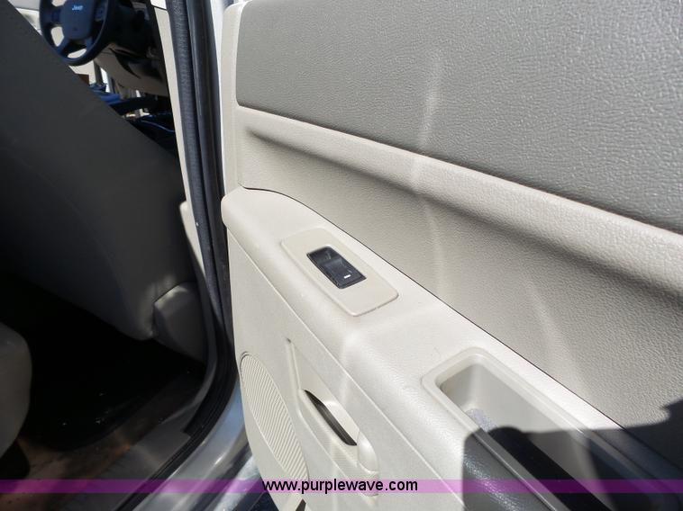 image for item J4202 2006 Jeep Grand Cherokee SUV