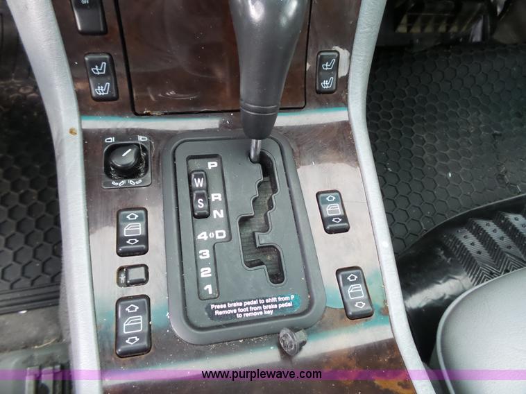 image for item J4203 1997 Mercedes Benz S500