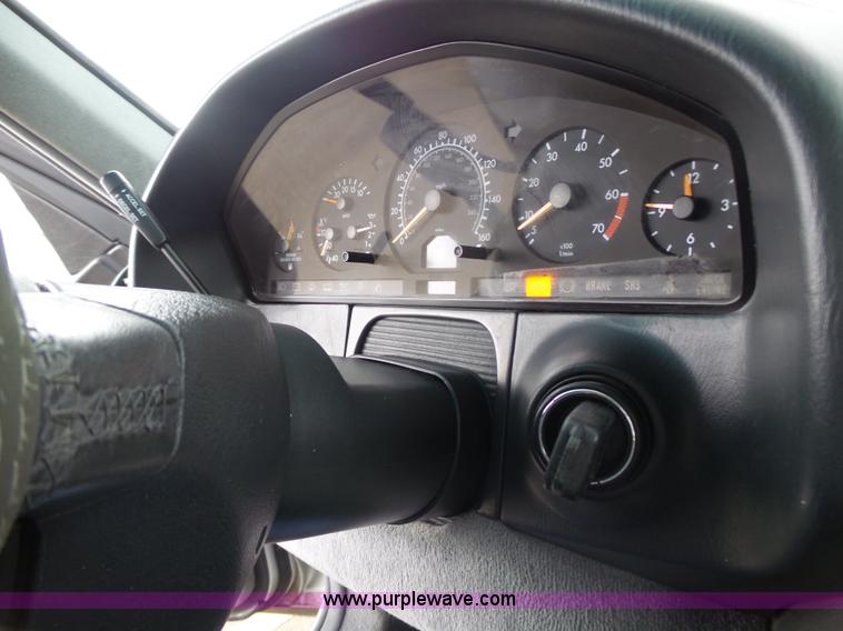 image for item J4203 1997 Mercedes Benz S500