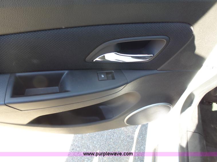 image for item J4204 2011 Chevrolet Cruze LT