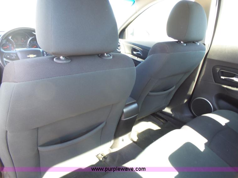 image for item J4204 2011 Chevrolet Cruze LT