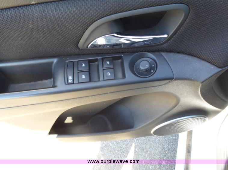 image for item J4204 2011 Chevrolet Cruze LT