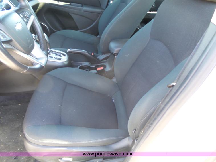 image for item J4204 2011 Chevrolet Cruze LT