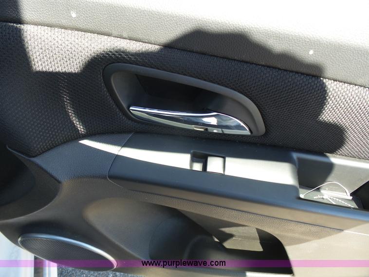 image for item J4204 2011 Chevrolet Cruze LT