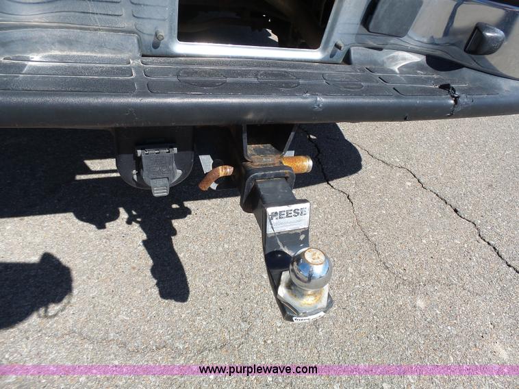 image for item J4205 2002 Chevrolet Suburban 1500 SUV