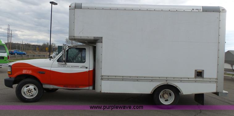 image for item J4206 1997 Ford F350 XL box truck