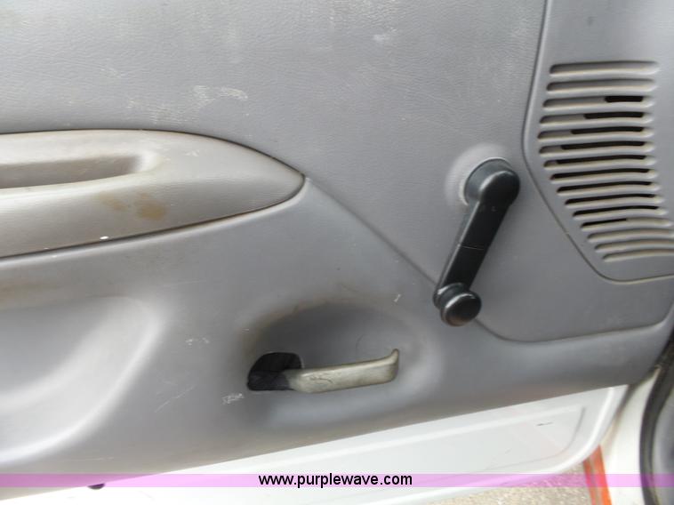 image for item J4206 1997 Ford F350 XL box truck