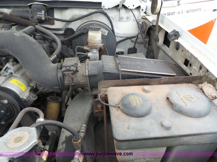 image for item J4206 1997 Ford F350 XL box truck