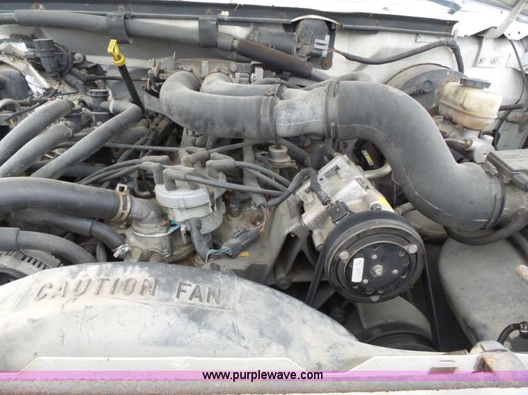 image for item J4206 1997 Ford F350 XL box truck