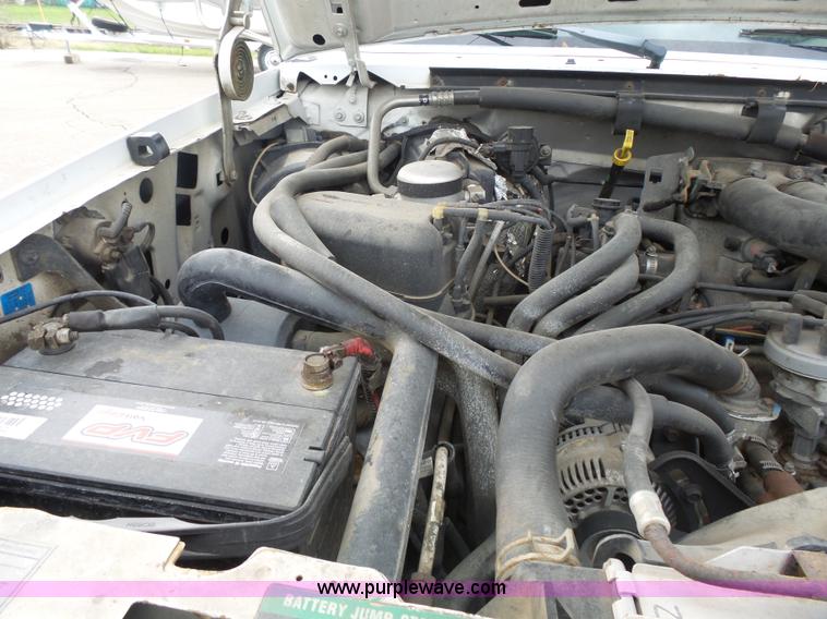 image for item J4206 1997 Ford F350 XL box truck