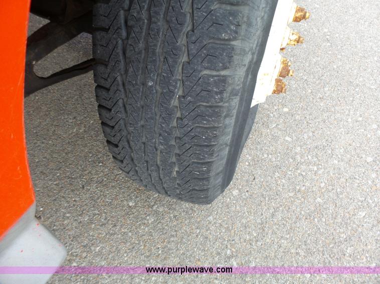 image for item J4206 1997 Ford F350 XL box truck