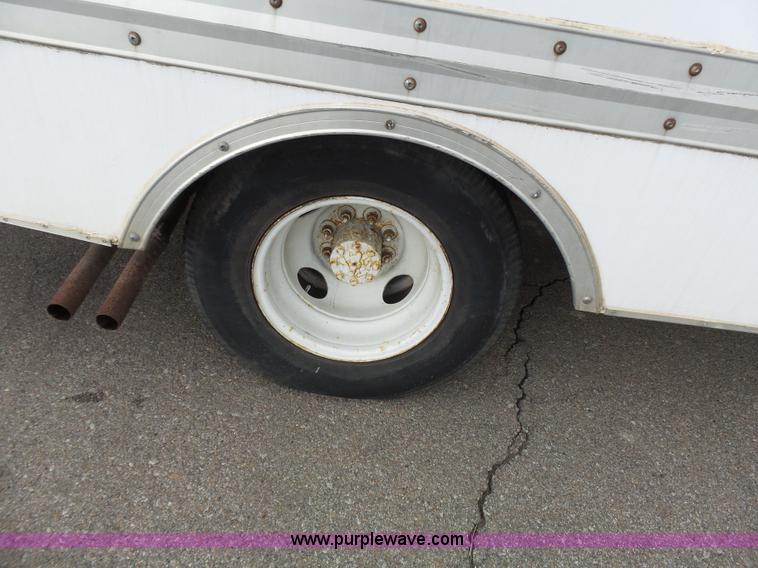 image for item J4206 1997 Ford F350 XL box truck