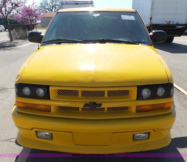 image for item J4207 2004 Chevrolet Blazer SS SUV