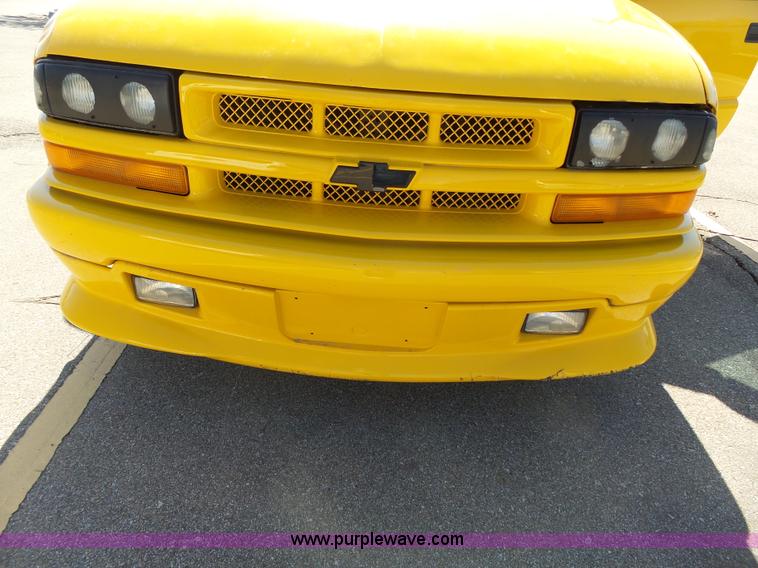 image for item J4207 2004 Chevrolet Blazer SS SUV