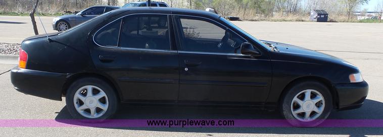 image for item J4208 1998 Nissan Altima GLE
