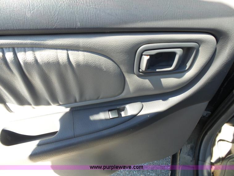 image for item J4208 1998 Nissan Altima GLE