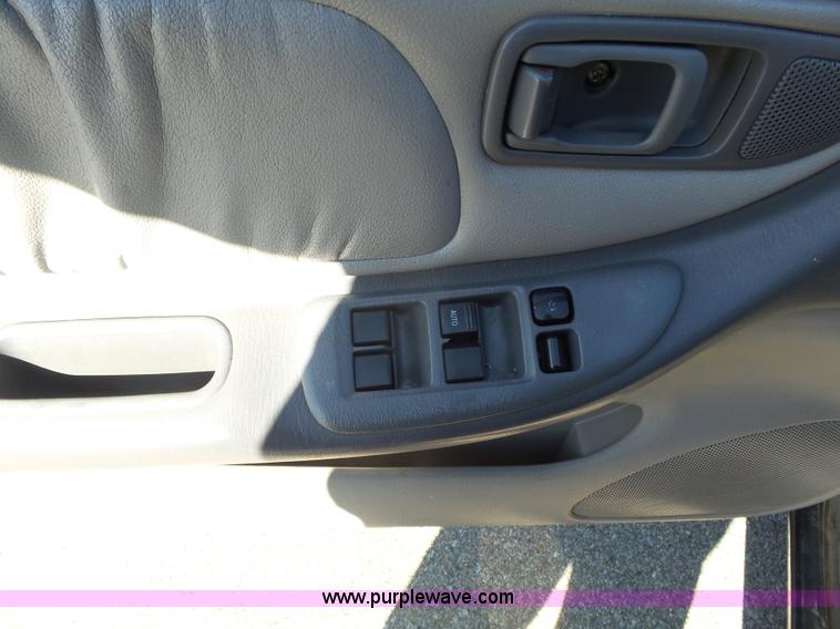 image for item J4208 1998 Nissan Altima GLE