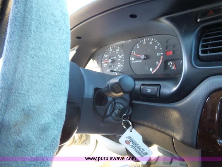 image for item J4208 1998 Nissan Altima GLE