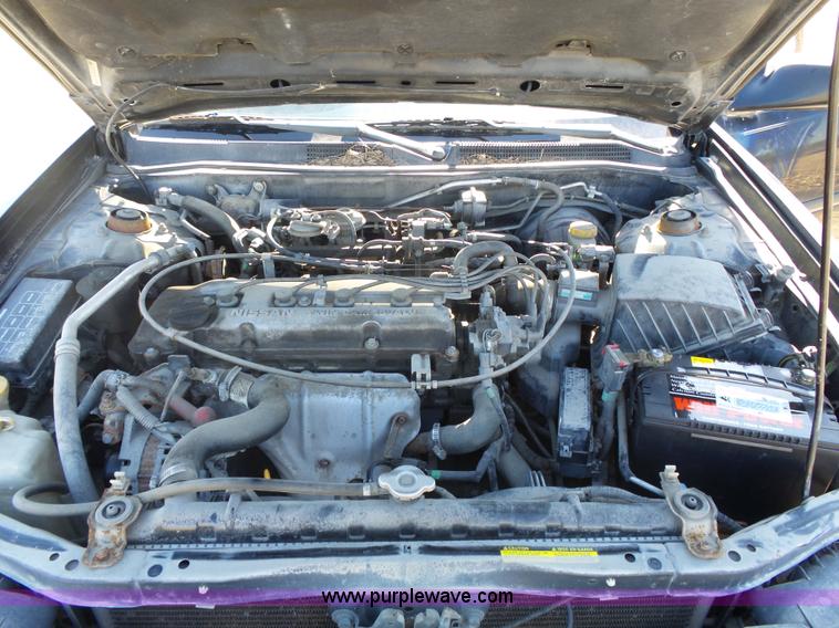 image for item J4208 1998 Nissan Altima GLE