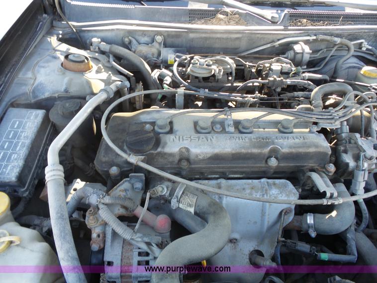 image for item J4208 1998 Nissan Altima GLE