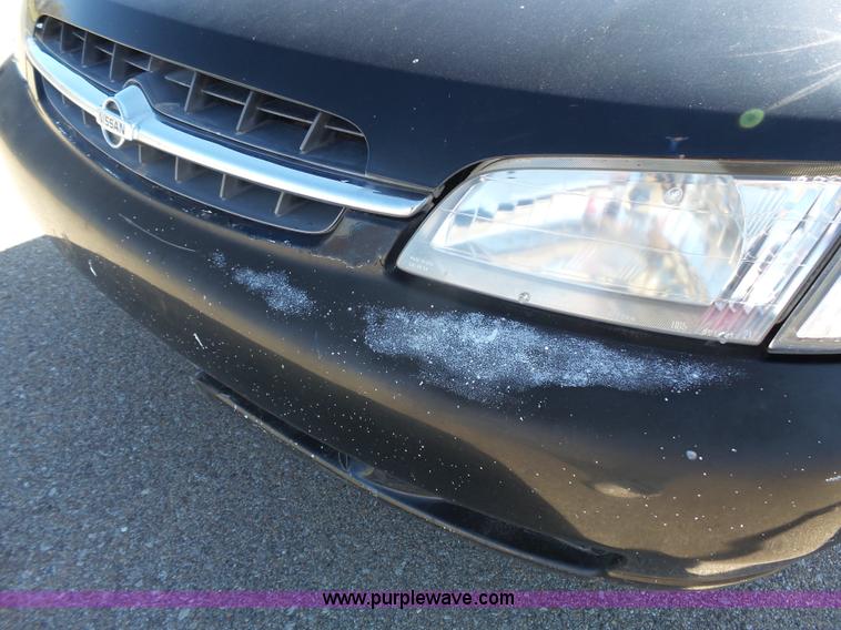 image for item J4208 1998 Nissan Altima GLE