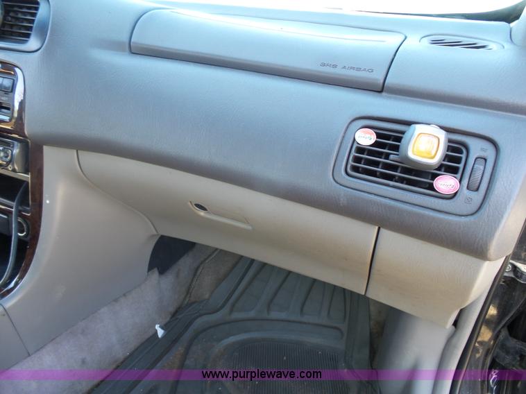 image for item J4208 1998 Nissan Altima GLE