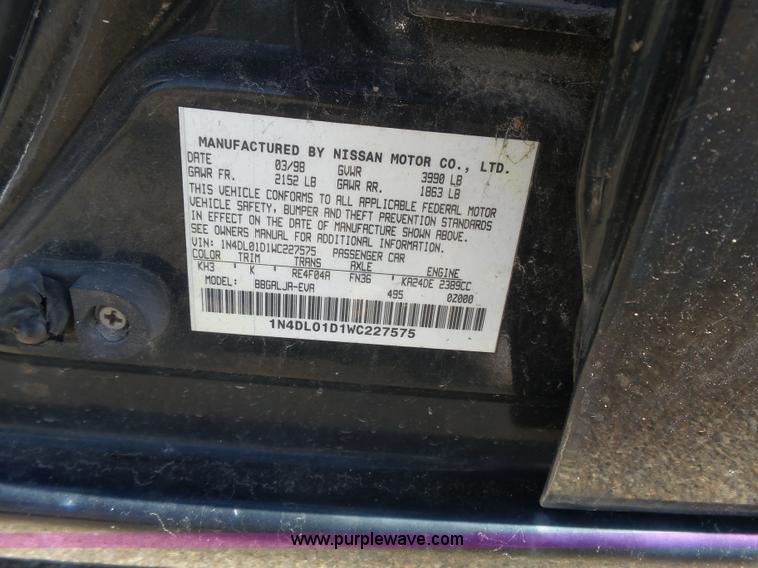 image for item J4208 1998 Nissan Altima GLE