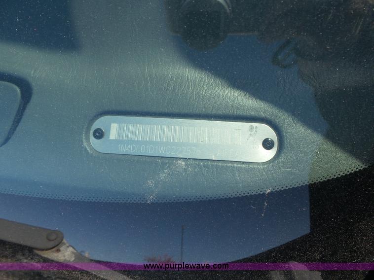 image for item J4208 1998 Nissan Altima GLE