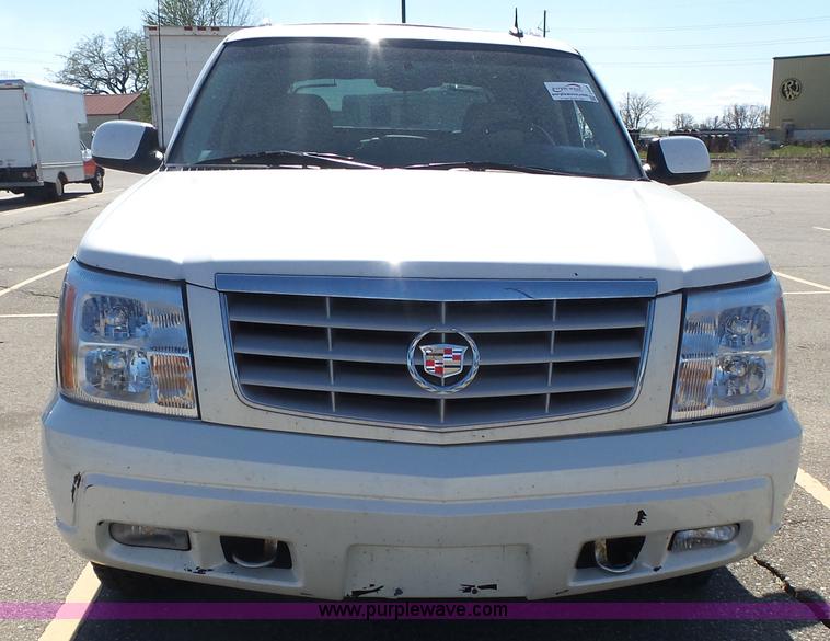 image for item J4209 2003 Cadillac Escalade EXT pickup truck