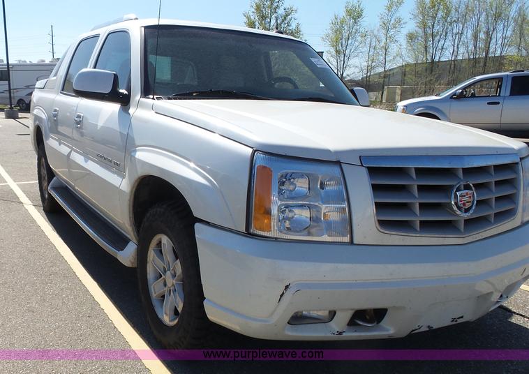 image for item J4209 2003 Cadillac Escalade EXT pickup truck