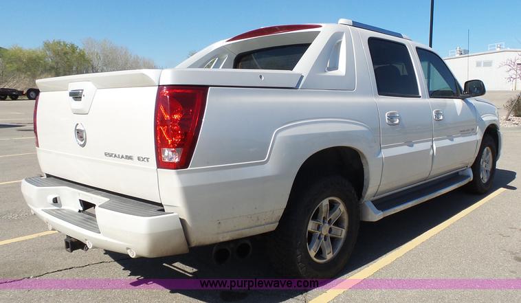 image for item J4209 2003 Cadillac Escalade EXT pickup truck
