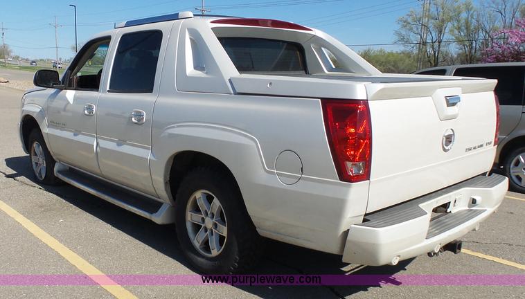 image for item J4209 2003 Cadillac Escalade EXT pickup truck