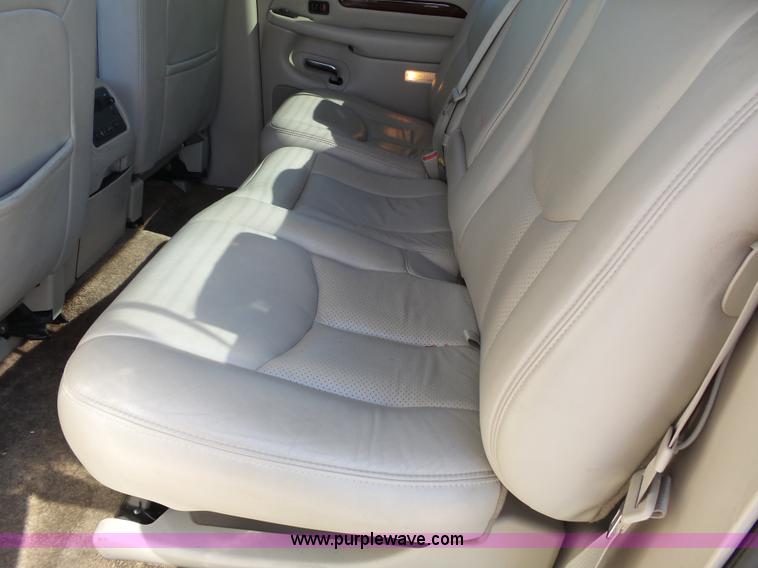 image for item J4209 2003 Cadillac Escalade EXT pickup truck