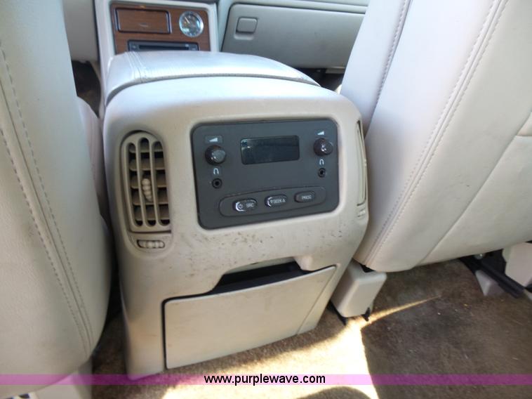 image for item J4209 2003 Cadillac Escalade EXT pickup truck