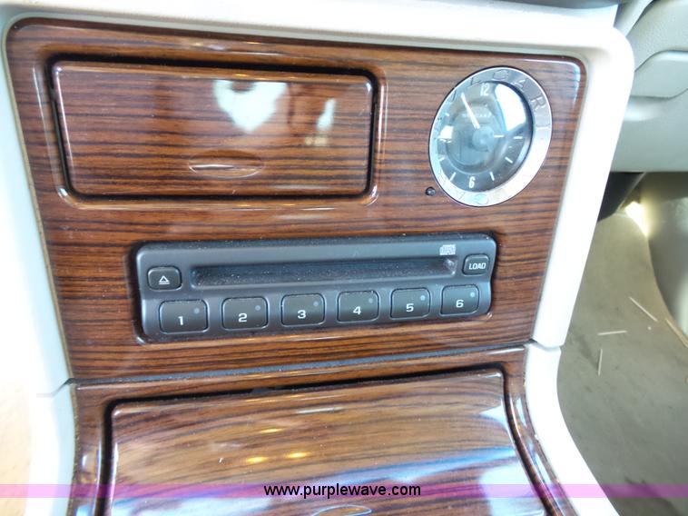 image for item J4209 2003 Cadillac Escalade EXT pickup truck