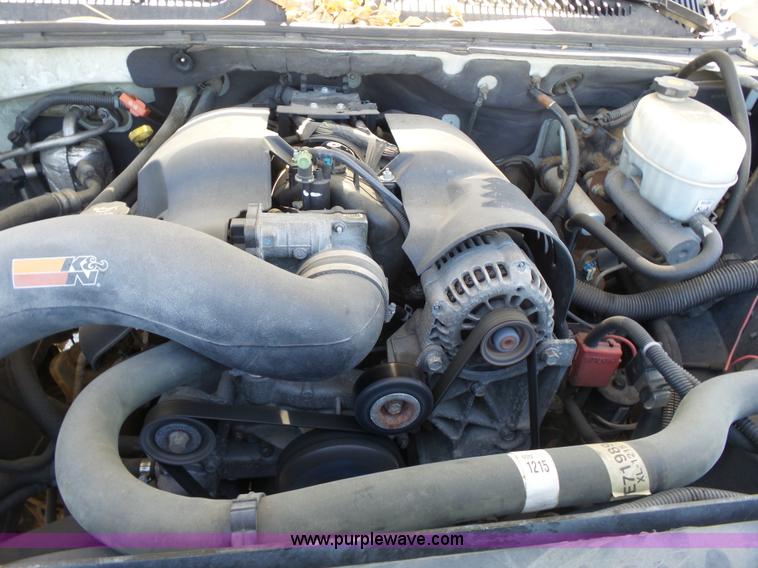 image for item J4209 2003 Cadillac Escalade EXT pickup truck