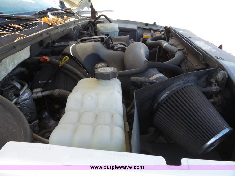 image for item J4209 2003 Cadillac Escalade EXT pickup truck