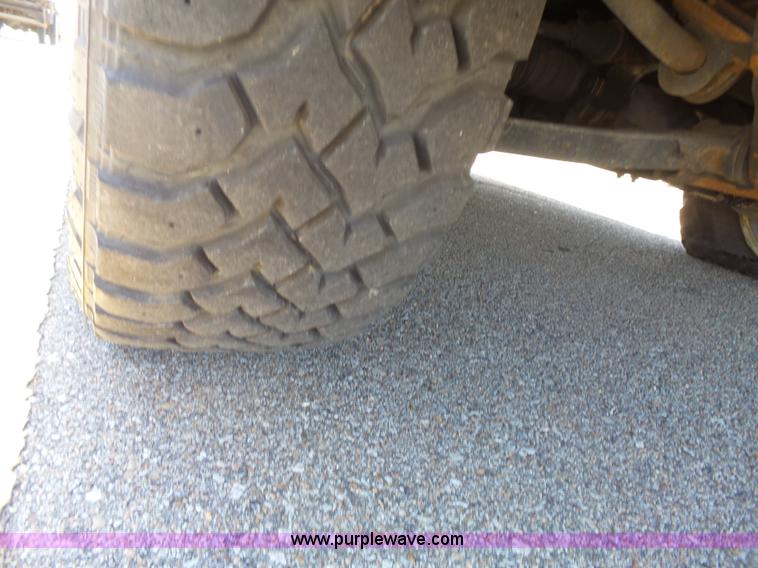 image for item J4209 2003 Cadillac Escalade EXT pickup truck