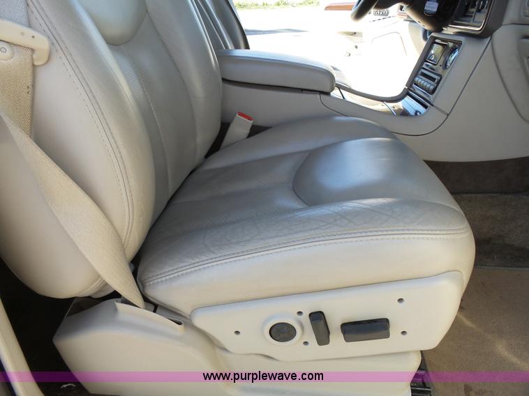 image for item J4209 2003 Cadillac Escalade EXT pickup truck