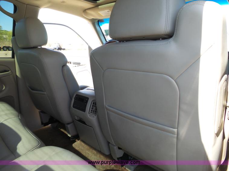 image for item J4209 2003 Cadillac Escalade EXT pickup truck