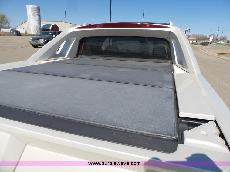 image for item J4209 2003 Cadillac Escalade EXT pickup truck