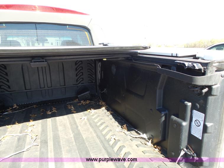 image for item J4209 2003 Cadillac Escalade EXT pickup truck